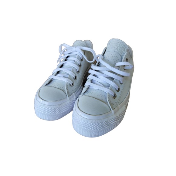 Converse Shoes - Chuck Taylor's All Star's Lift Low Platform sneakers